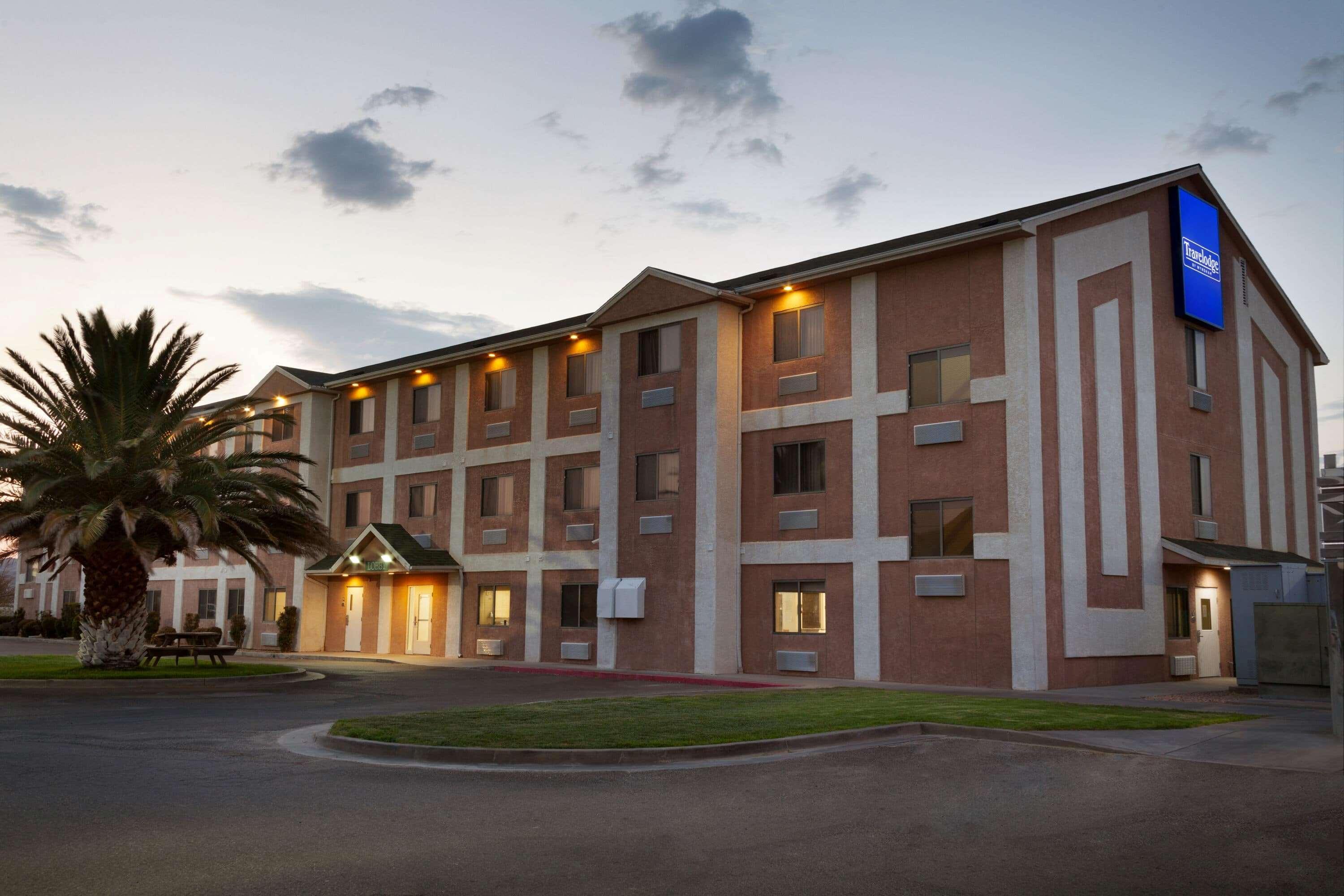 Travelodge By Wyndham Yermo Dış mekan fotoğraf