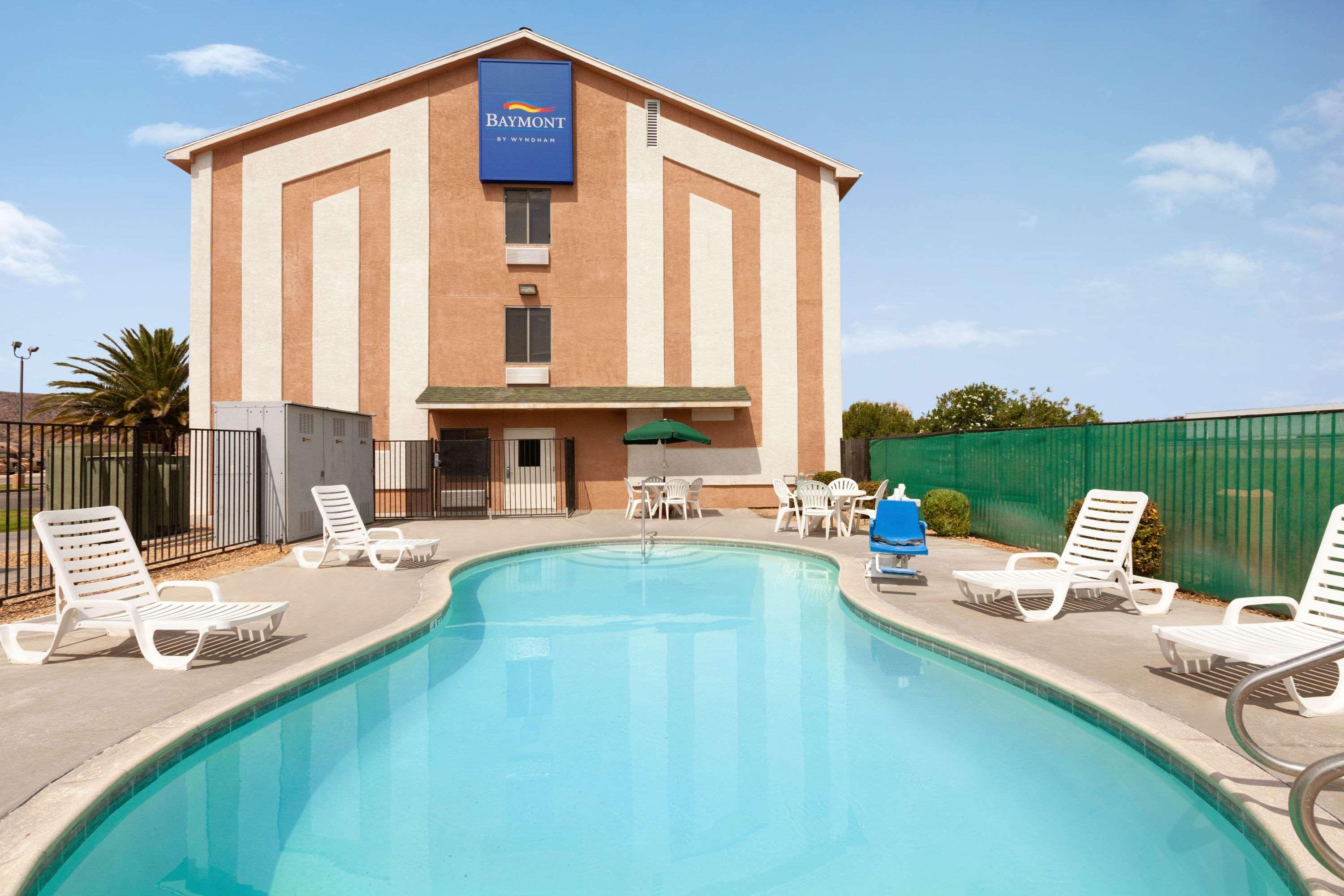 Travelodge By Wyndham Yermo Dış mekan fotoğraf