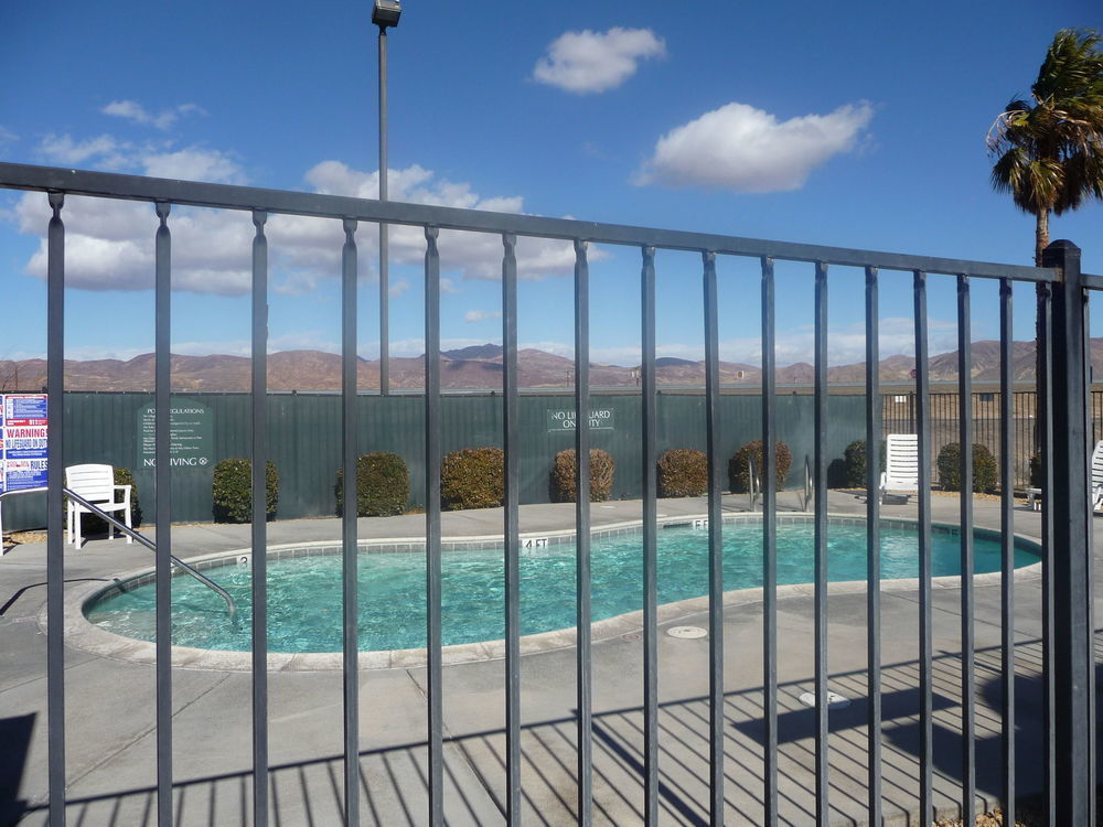Travelodge By Wyndham Yermo Konforlar fotoğraf