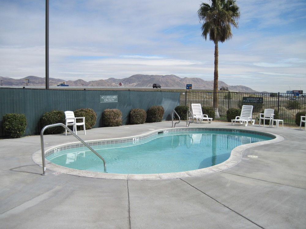 Travelodge By Wyndham Yermo Konforlar fotoğraf